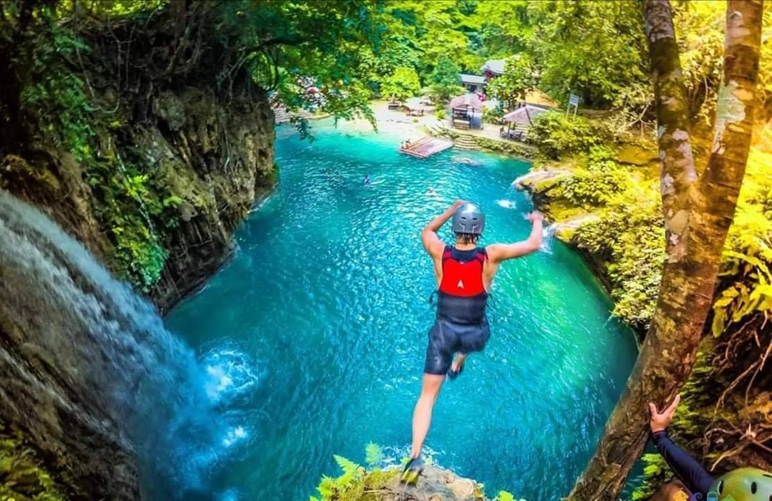 Canyoneering in Kawasan Falls